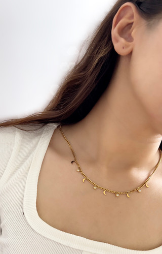 گردنبند کارتیه ریز در چهار مدل مختلف پروانه ماه و ستاره