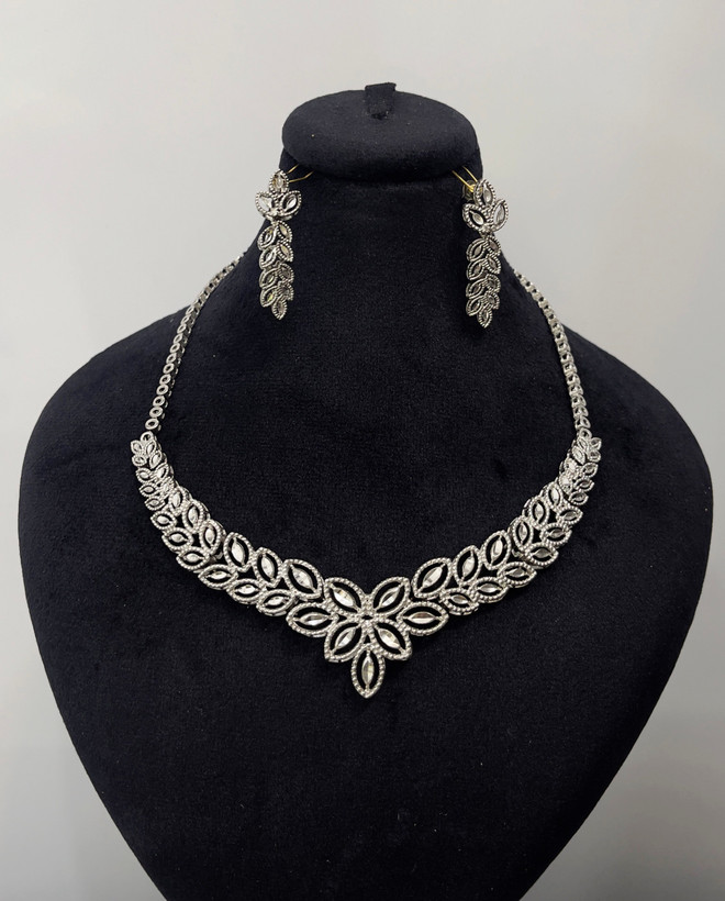 سرویس نقره زنانه طرح لیزری بدون نگین