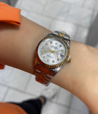 ساعت مچی رولکس دو رنگ با صفحه سفید و دور نگین