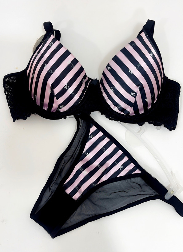 ست شورت برزیلی و سوتین اسفنجی ست شورت و سوتین اسپرت