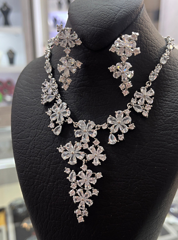 سرویس مجلسی زنانه طرح طلا و ضدحساسیت