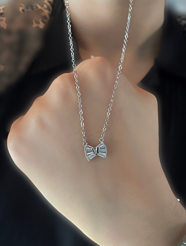 چردنبند نقره مینیمال طرح پاپیون