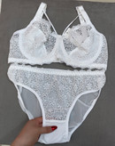 ست سورت و سوتین سفید