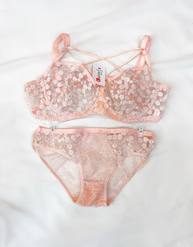 سوتین و سورت بابونه صورتی