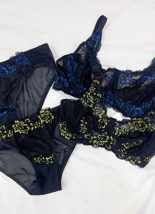 شورت و سوتین مشکی گیپوری