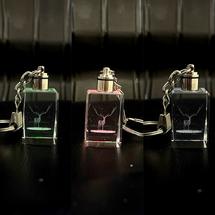 جاکلیدی کریستالی چراغدار طرح گوزن برفی