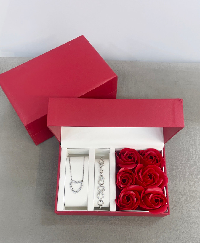 باکس هدیه دخترانه کادو ولنتاین و جعبه کادویی گل رز