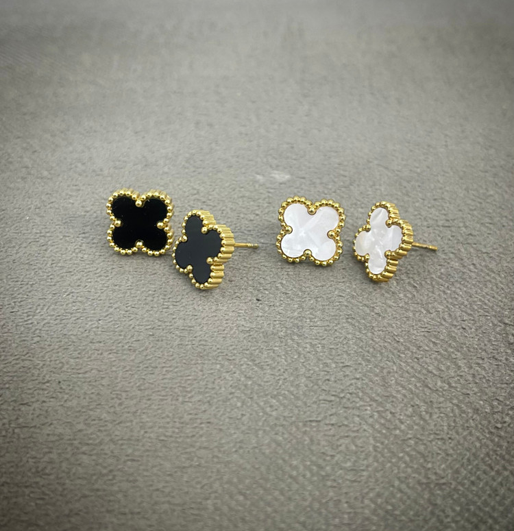 گوشواره زنانه ونکلیف سفید