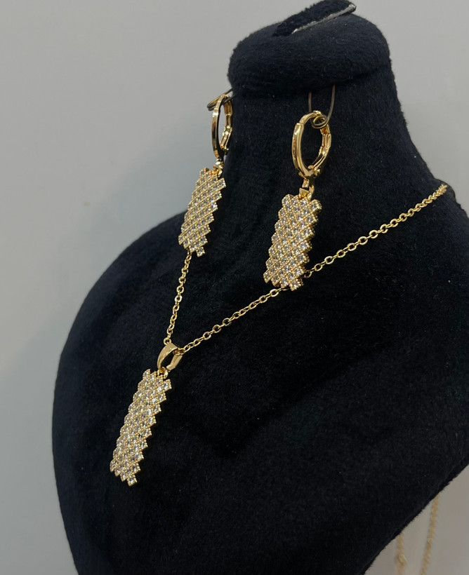 نیمست طلایی زنانه پلاک مستطیل