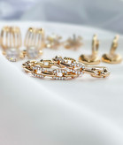 گوشواره حلقه ای نگین دار دخترانه طلایی