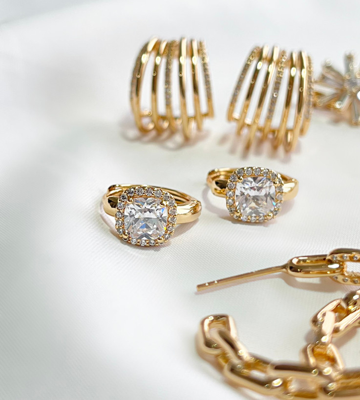 گوشواره نگین دار مینیمال دخترانه