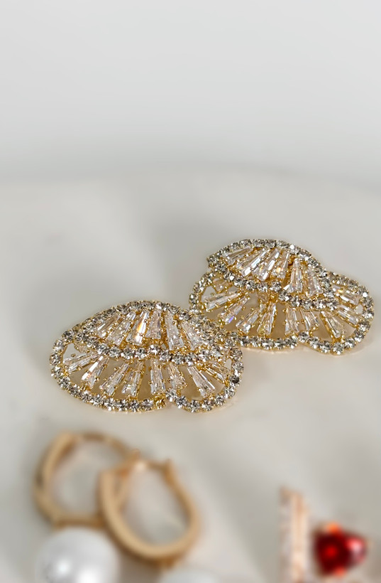 گوشواره میخی نگین دار خاص طرح پروانه