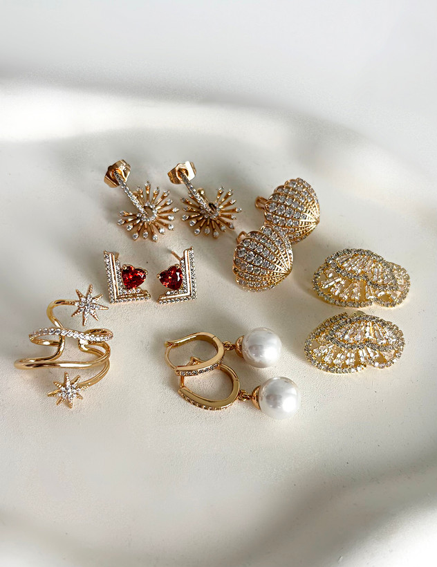 گوشواره طرح پروانه زیر و رو