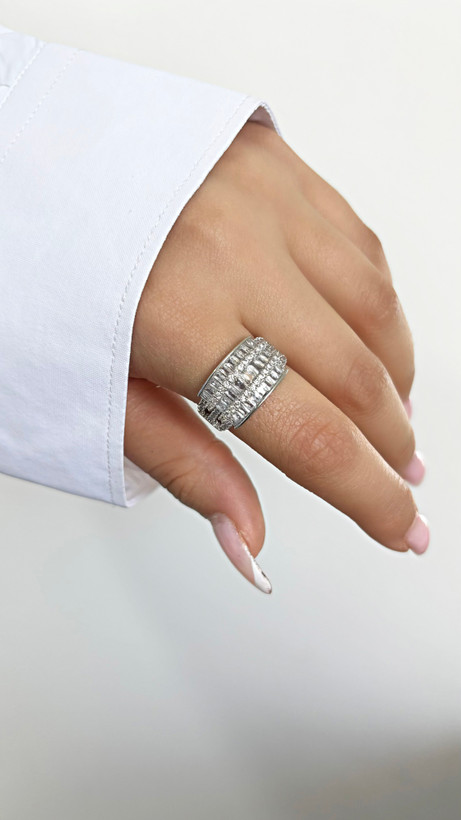 انگشتر زنانه استیل نقره ای رنگ ثابت