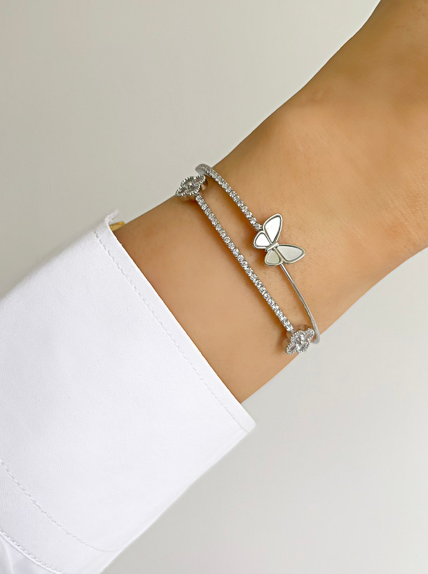 دستبند نگین دار دخترانه نقره ای