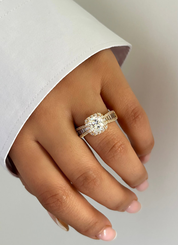 انگشتر استیل طلایی ژوپینگ نگین مربعی