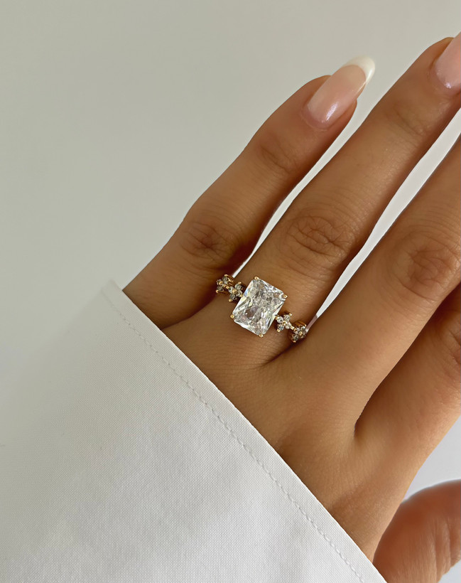 انگشتر نگین مستطیلی طلایی