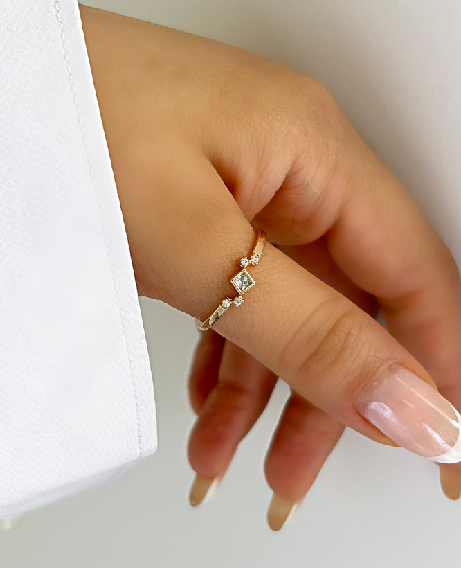 انگشتر مینیمال دخترانه نگین لوزی