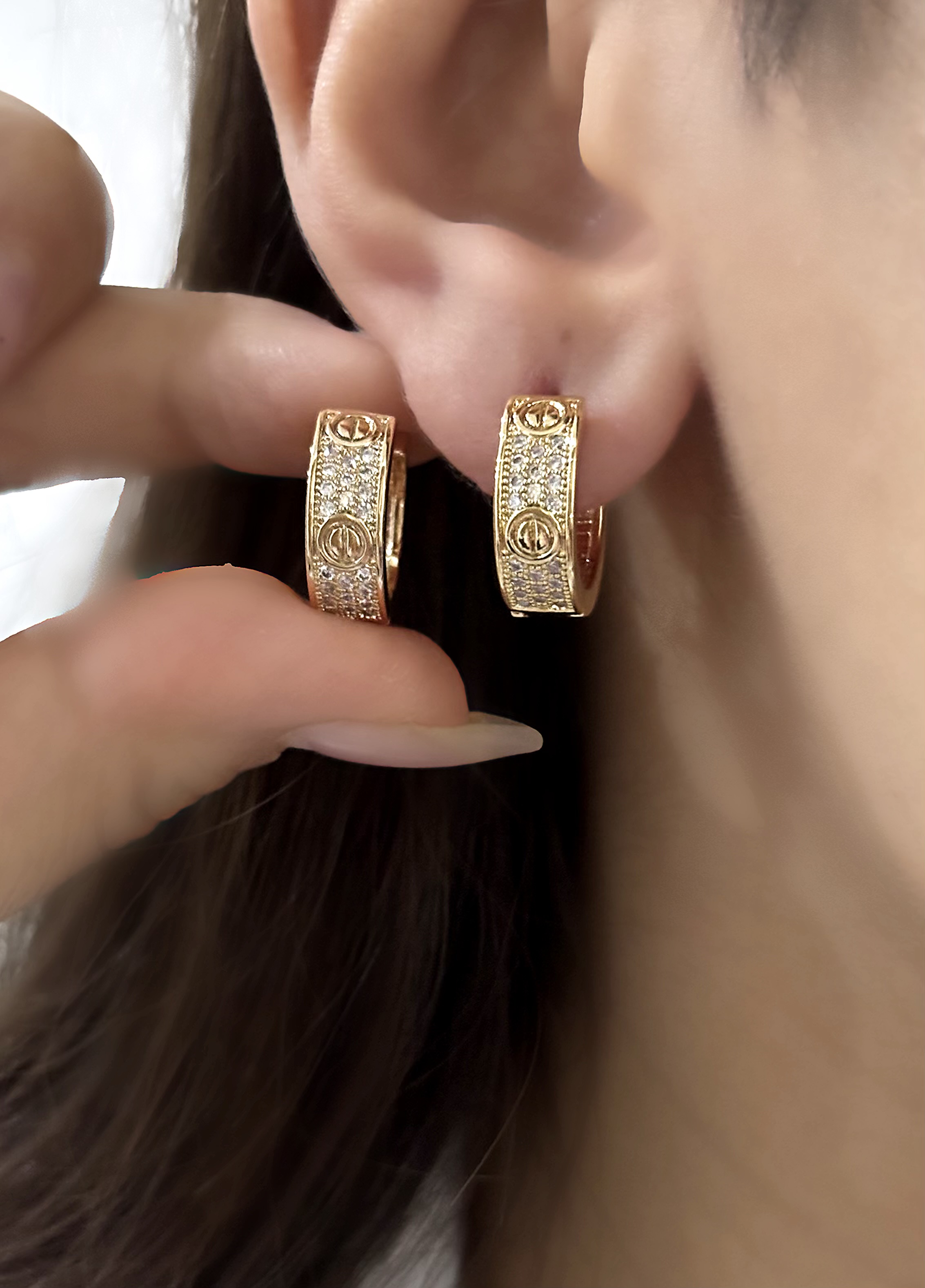 گوشواره حلقه ای کارتیر نگیندار