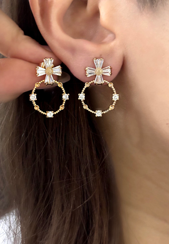 گوشواره طرح گل دخترونه