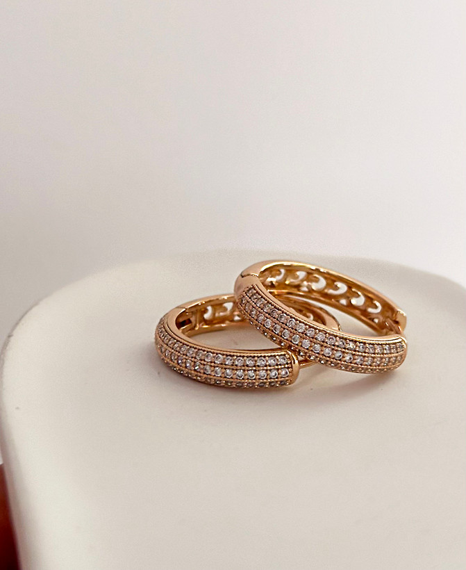 گوشواره شبیه به طلا