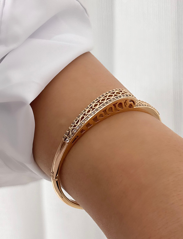 بنگل طرحدار بوته و گل