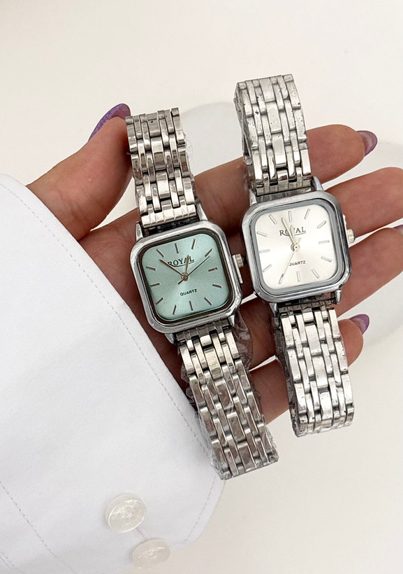 ساعت صفحه آبی ظریف دخترانه برند رویال