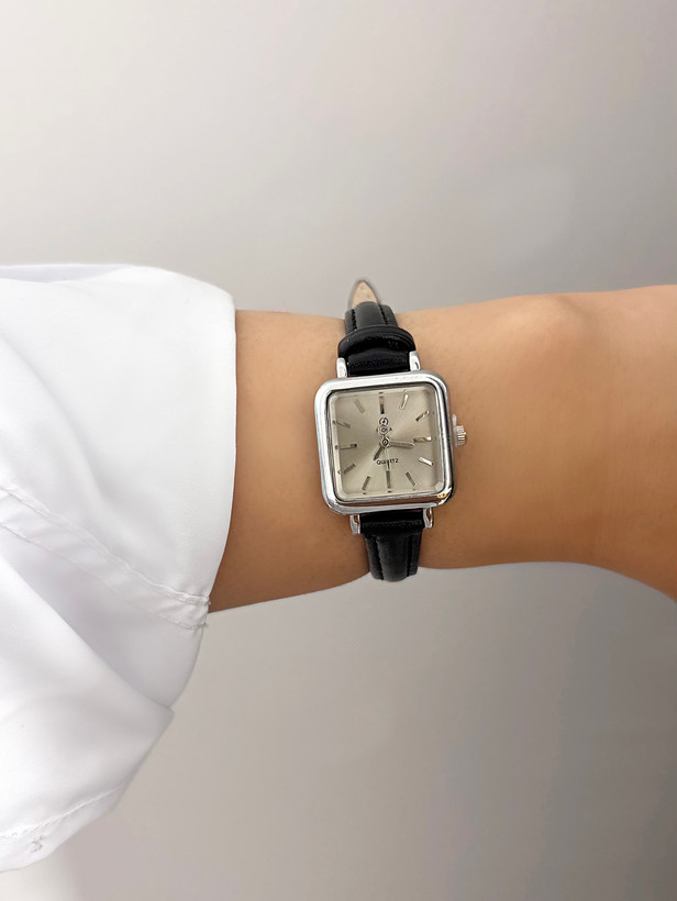 ساعت مینیمال ظریف بند چرمی دخترانه