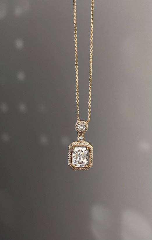 گردنبند نگین مستطیلی دخترانه