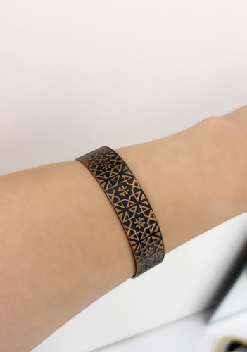 دستبند برنجی زنانه