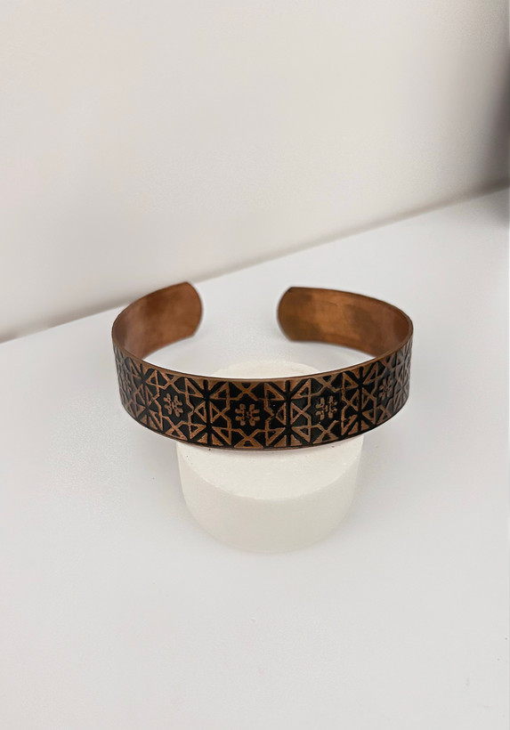 دستبند سیاه قلم زنانه