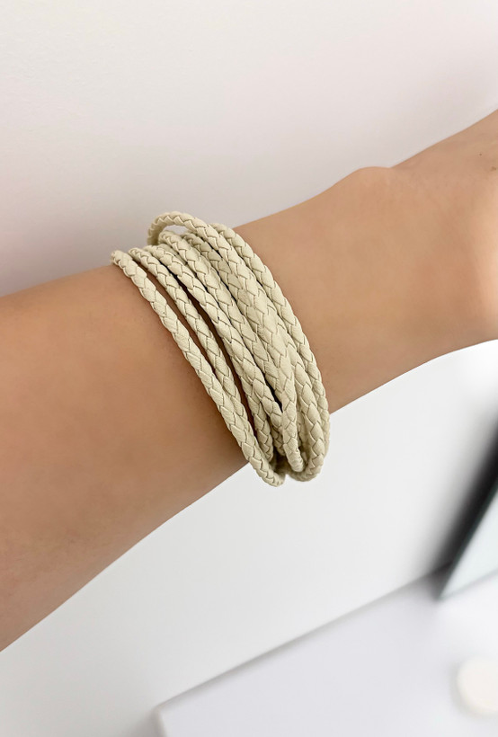 دستبند چرم قفل مگنتی زنانه