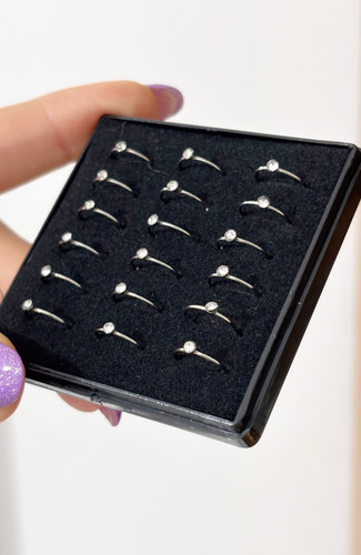 پیرسینگ بینی نگین دار