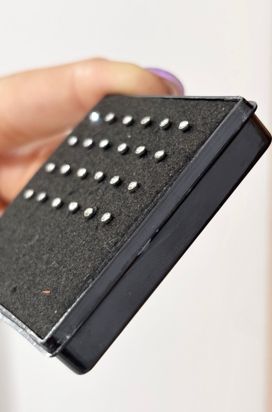 پیرسینگ تک نگین زنانه