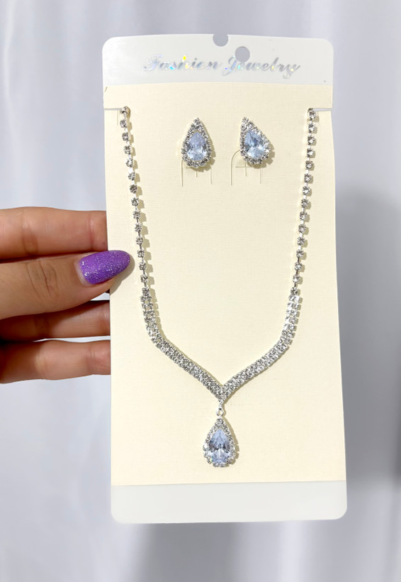 نیمست نگین دار اشکی