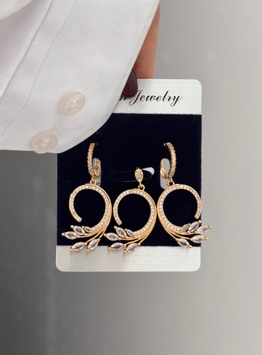 نیمست طلایی نگیندار