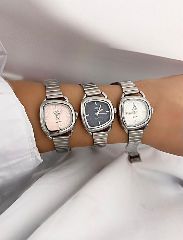 ساعت استیل بند ریلی صفحه رنگی