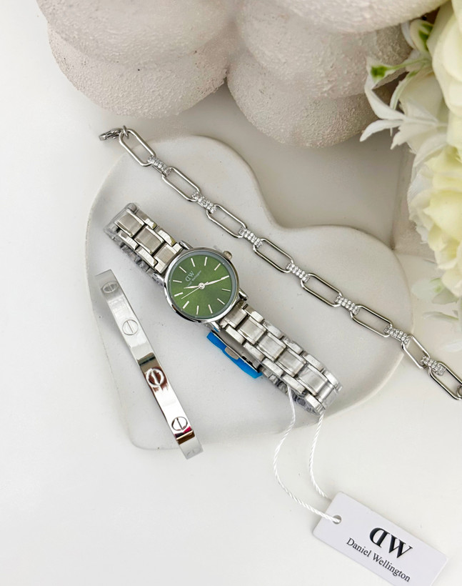 ساعت صفحه زنانه سبز