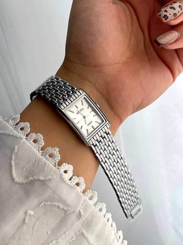 ساعت رویدا صفحه سفید