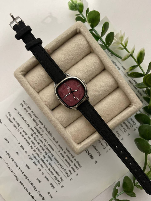 ساعت صفحه آلبالویی زنانه