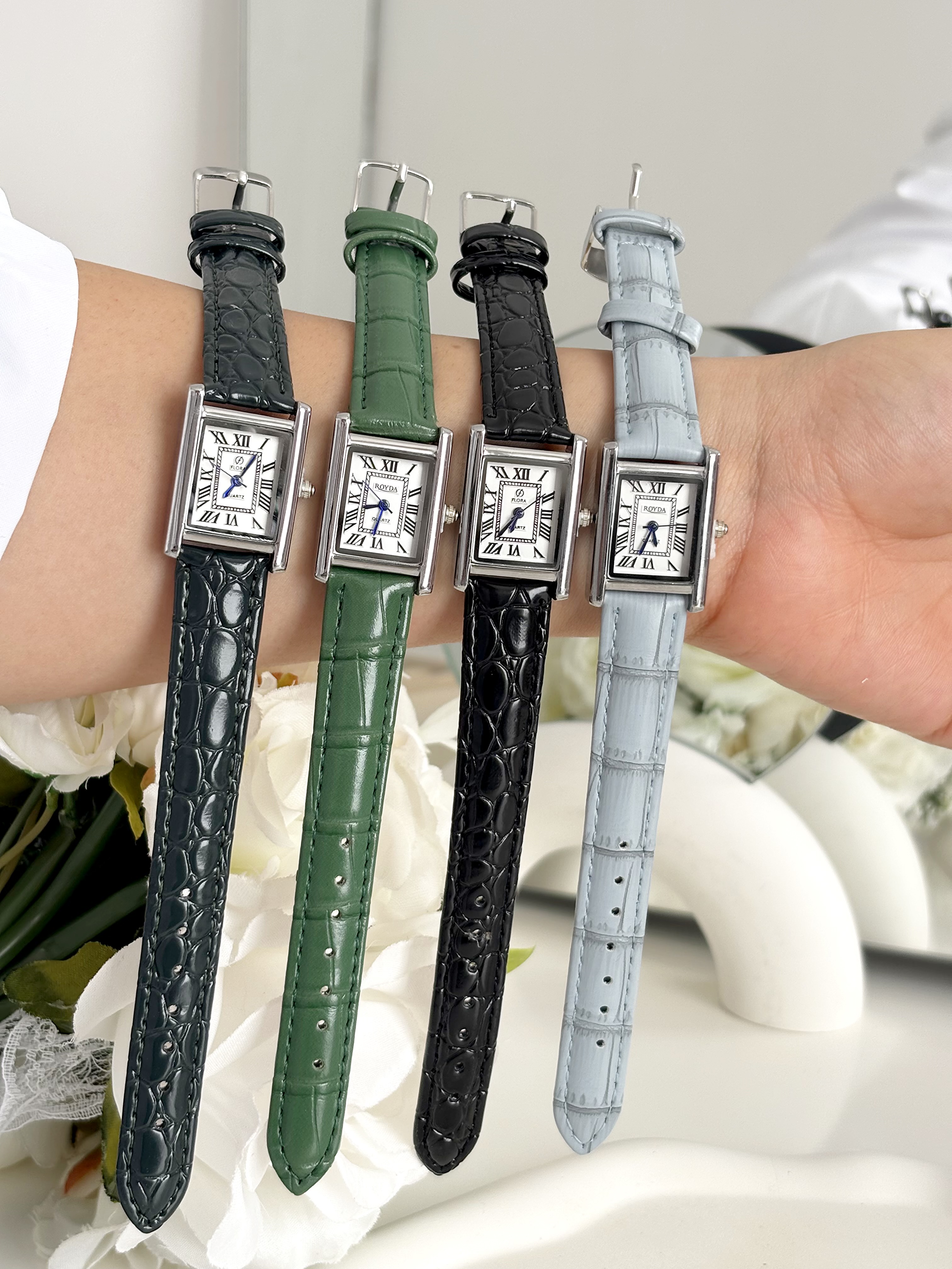 ساعت چرمی زنانه طرح کارتیه مستطیل ۹۳۰