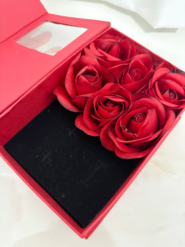 جعبه زیورآلات گل رز