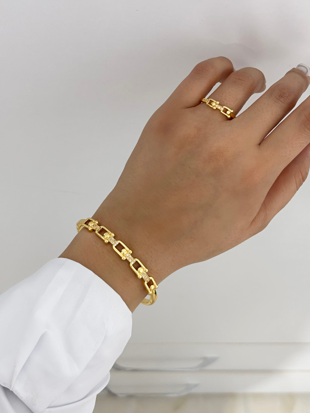 انگشتر و دستبند طرح طلا زنانه