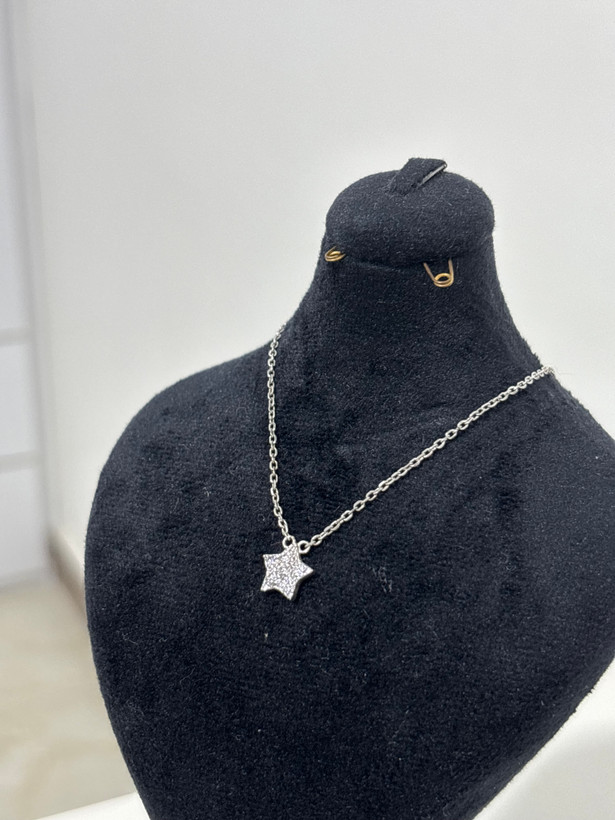 گردنبند نقره مدل ستاره نگیندار عیار ۹۲۵